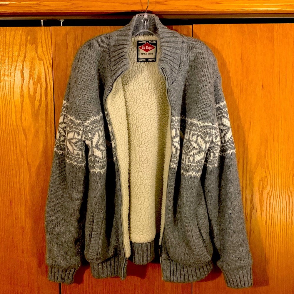 Lee Cooper zip up sweater. Winter snowflake pattern.